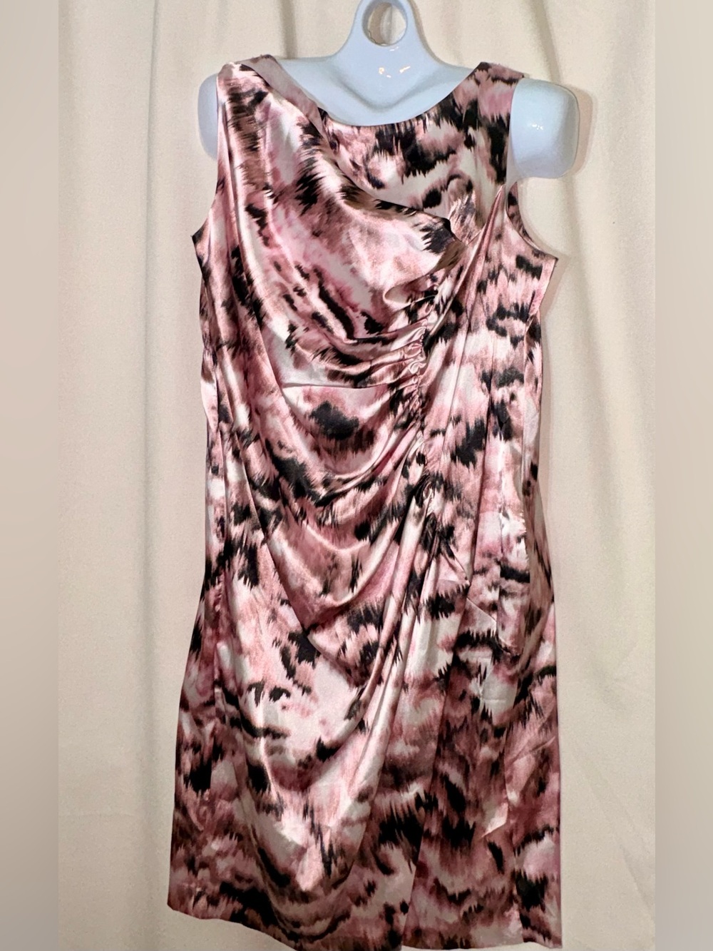 London Times Satin Ruched Sheath Dress Pink Black Abstract Print Plus Size 16W - Picture 3 of 6
